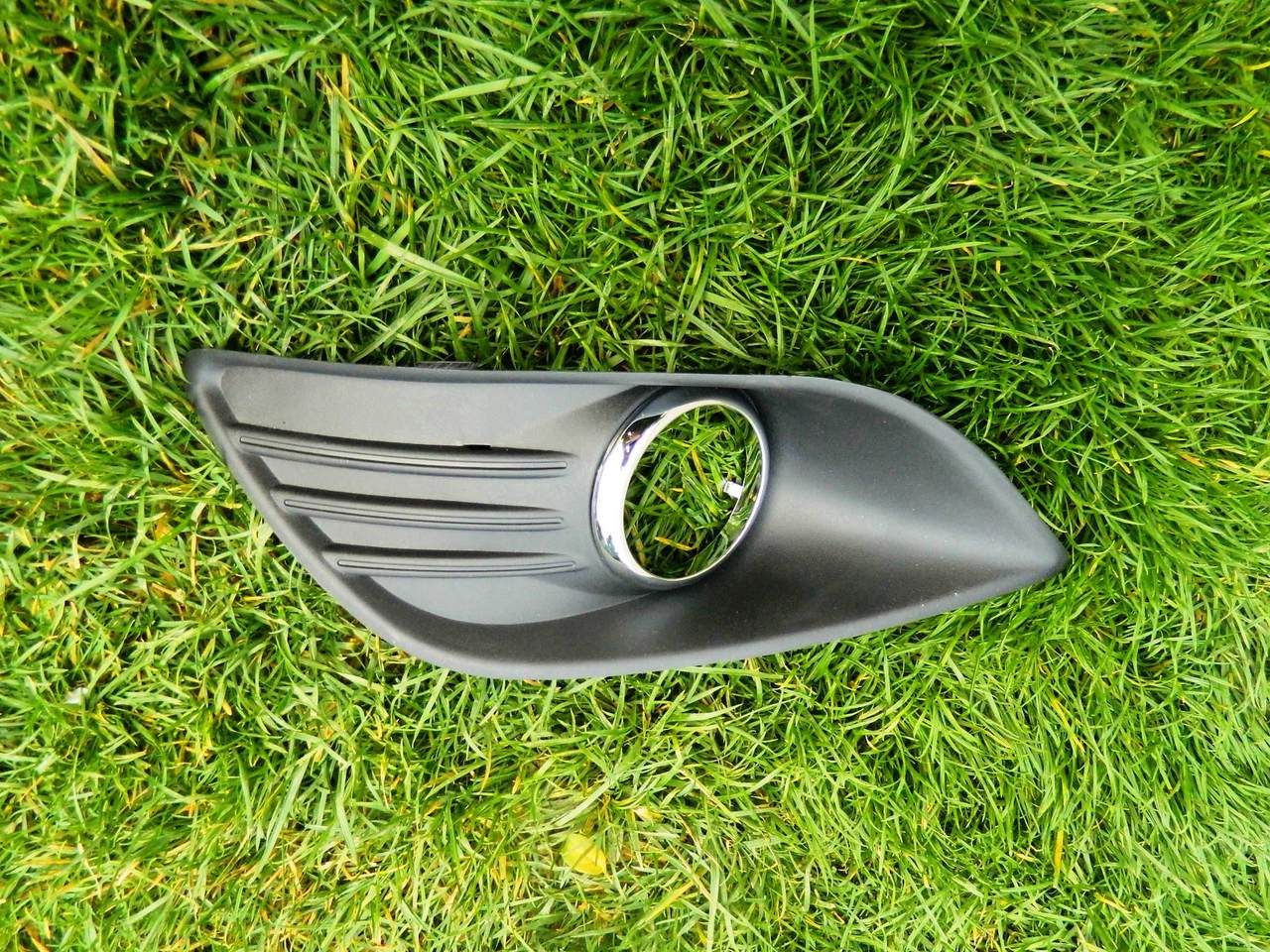 Grila proiector stânga  Ford Focus 2 Facelift model 2008-2011