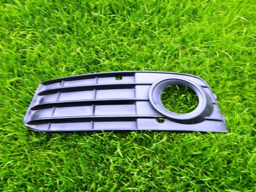Grila proiector stang  Audi A4 an 2008-2012 cod 8K0807681A