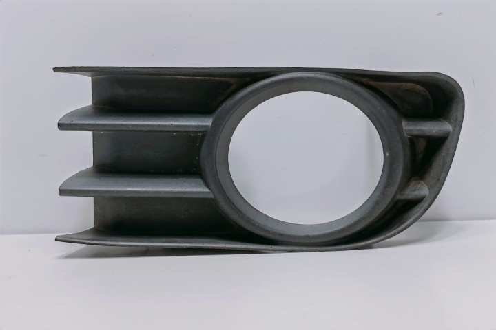 Grila proiector stanga 8200115117 Renault Megane 2 [2002 - 2006]