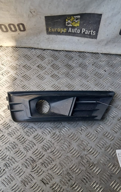 Grila proiector stanga 8W0807681C Audi A4 B9 [2015 - 2020] Sedan 2.0 TDI MT (190 hp) cod motor DETA ...