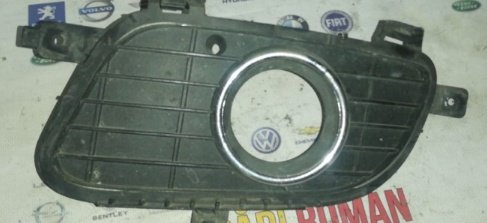 Grila proiector stanga a b class a200 w169 136cp motor 2.0cdi cod 640