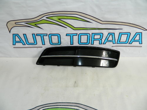 Grila Proiector stanga Audi A3 8P cod 8P0807681T