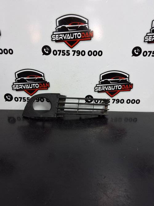 Grila proiector stanga Audi A6 (1997-2004) [4B, C5] 1.9 Motorina 1997, 4B0807681T