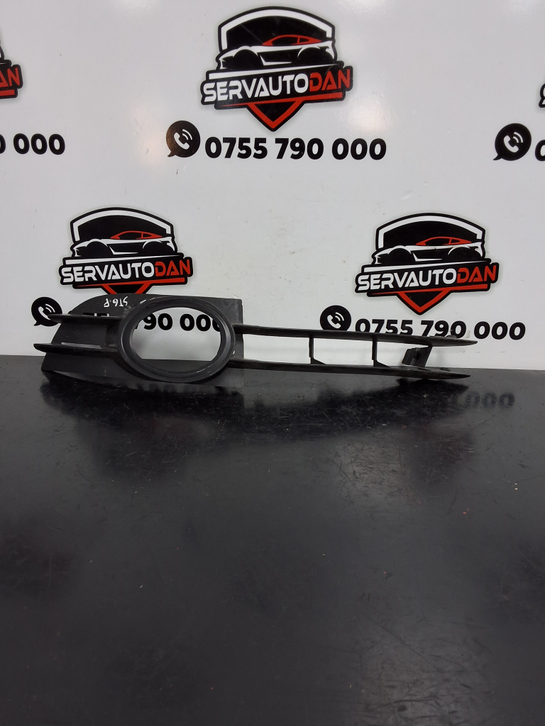 Grila proiector stanga Audi A6 (2004-2011) [4F2, C6] 2.0 Motorina 2006, CU DEFECT