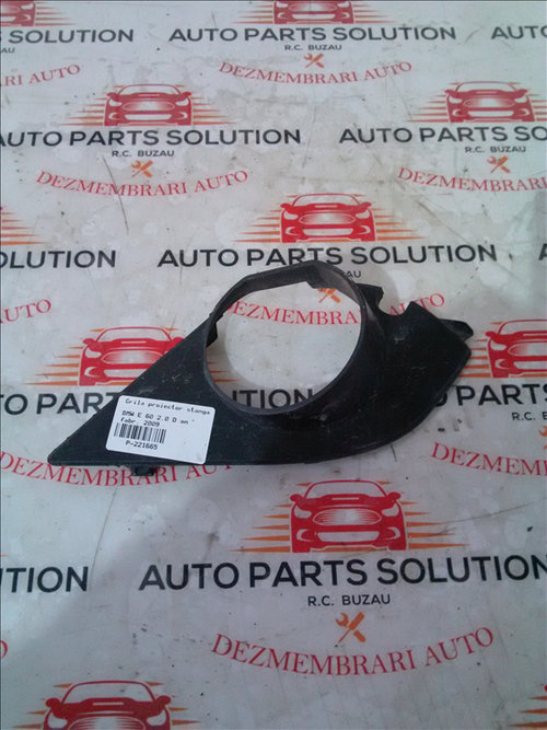 Grila proiector stanga BMW E 60 2.0 D an fabr. 2009