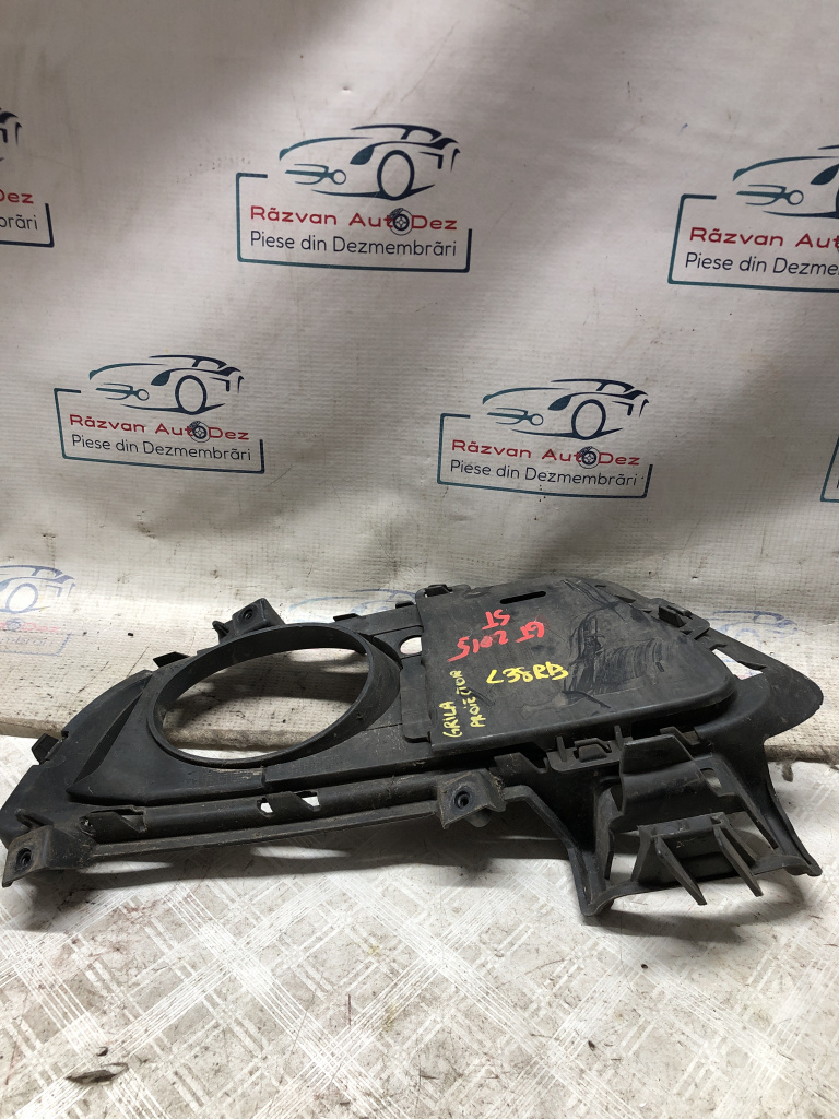 Grila proiector stanga BMW Seria 3 GT F34 2.0 Benzina 2015, -