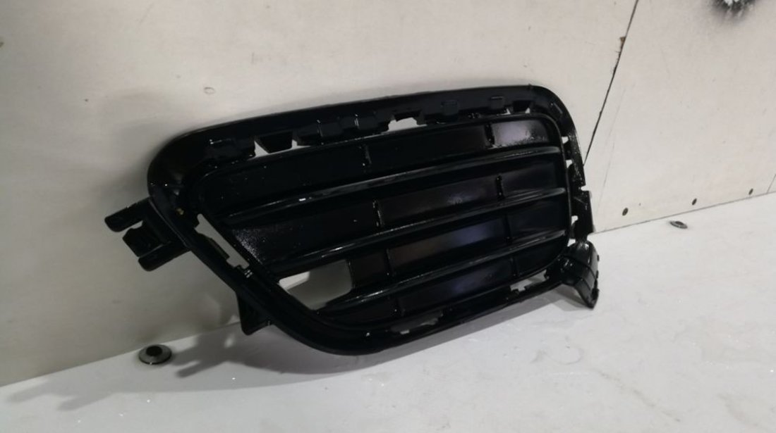 Grila proiector stanga Bmw X3 F25 An 2011 2012 2013 2014 2015 2016 2017 2018 cod 51117338513