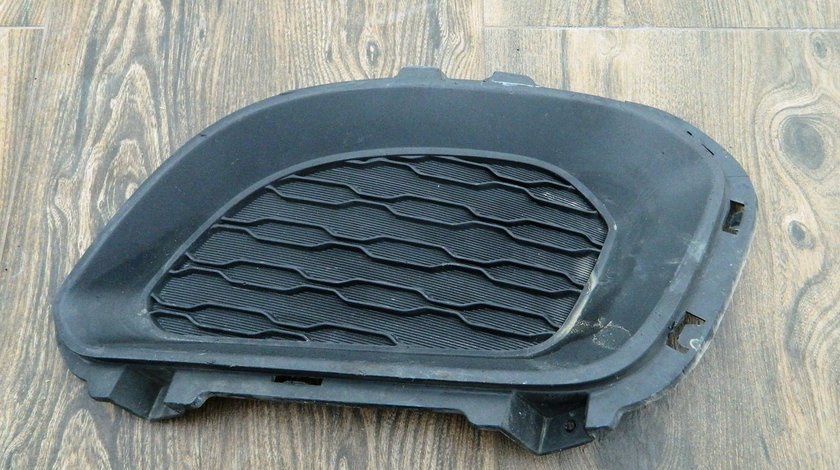 Grila proiector stanga KIA RIO hatchback model 2012-2015 cod86523-1W200