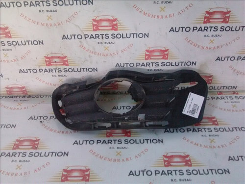 Grila proiector stanga MB C CLASS an fabr. 2009
