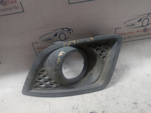 Grila proiector stanga Mercedes C-Class W203 2006