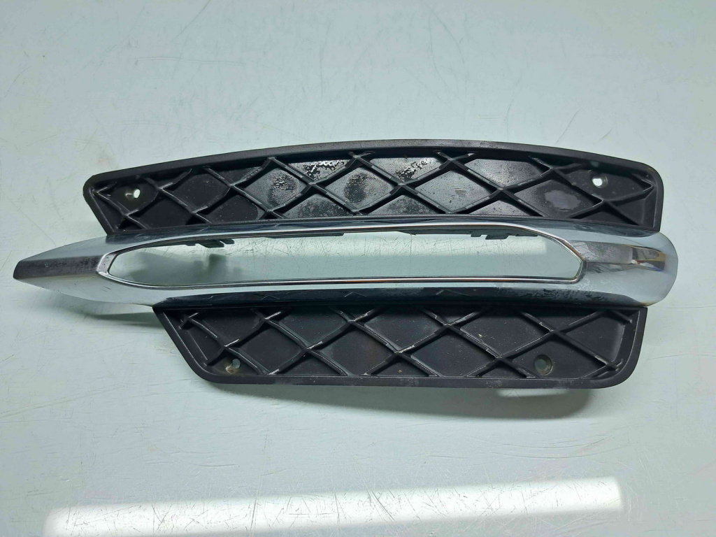 Grila proiector stanga Mercedes Clasa C Coupe (C204) Facelift AMG [Fabr 2011-2015] A2048851353