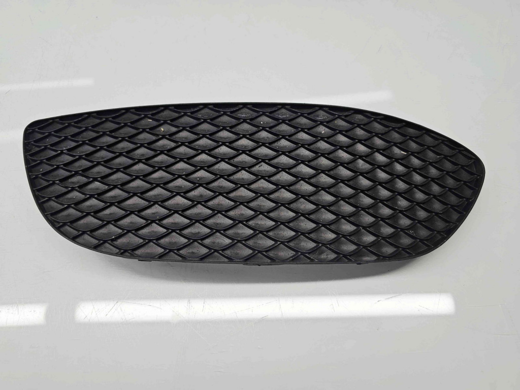 Grila proiector stanga Mercedes Clasa C (W205) [Fabr 2014-prezent] A2058850723