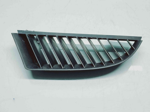 Grila proiector stanga MITSUBISHI Colt [Fabr 2002-2013] MN127773