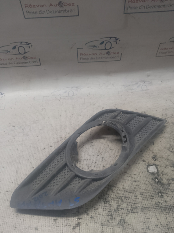 Grila proiector stanga Opel Antara 2012