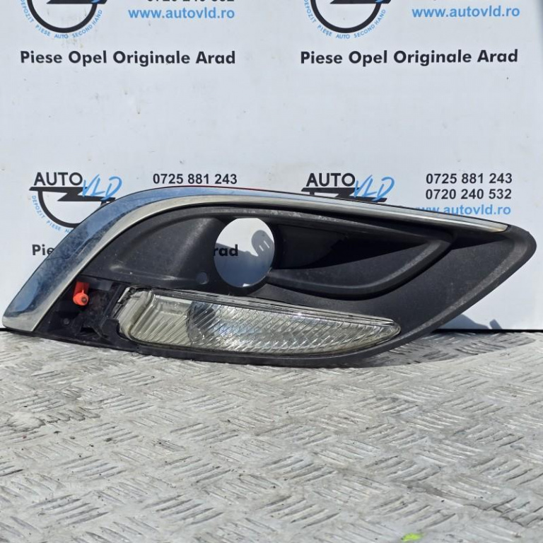 Grila proiector stanga Opel Astra J Facelift 2012-2018 13368708 LH