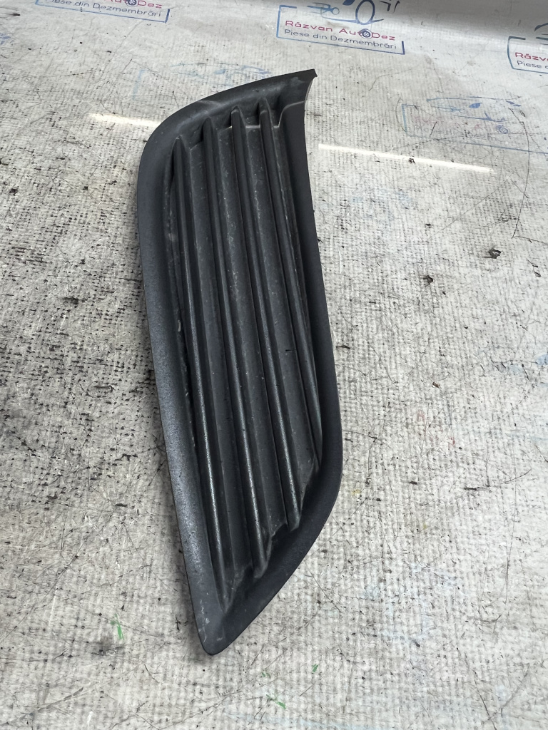 Grila proiector stanga Opel Astra K 2015, 13448412