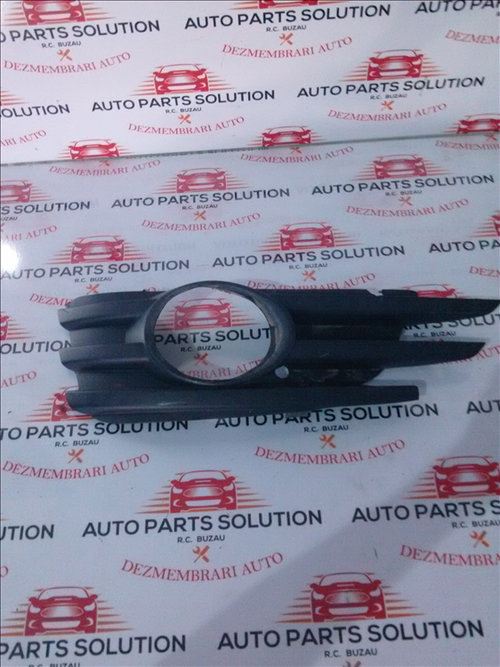 Grila proiector stanga OPEL VECTRA C 1.8 B an fabr. 2008