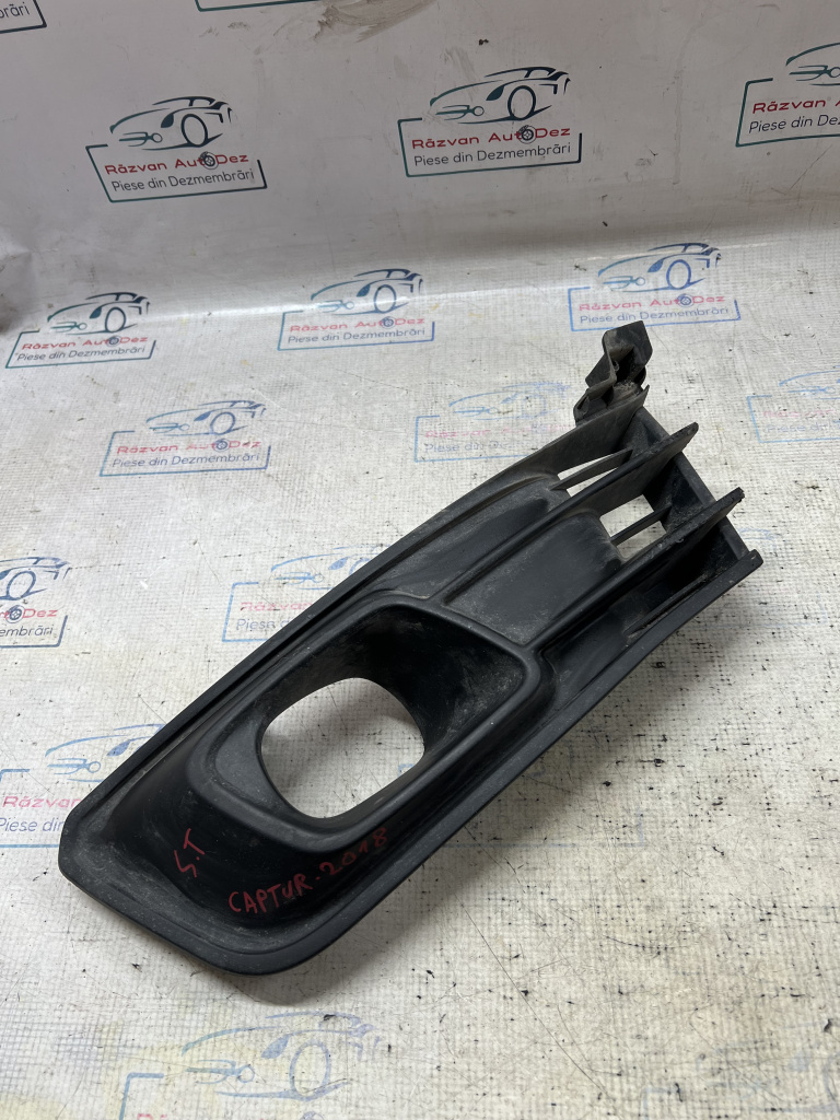 Grila proiector stanga Renault Captur 2018