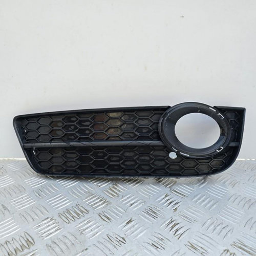 Grila proiector stanga S line Audi A5 2007-2011 8T3 8T0807681