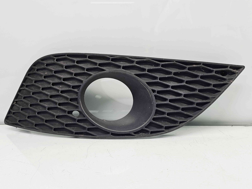 Grila proiector stanga Seat Leon (1P1) [Fabr 2005-2011] Facelift 1P0853665G