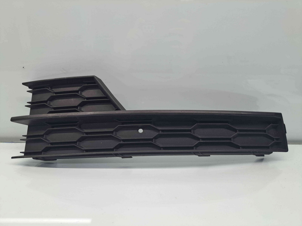 Grila proiector stanga Skoda Octavia 3 (5E3) Facelift [Fabr 2012-2020] 5E0807681