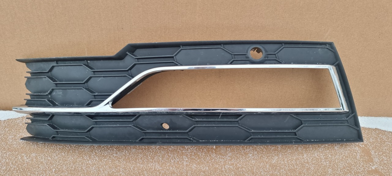 Grila proiector stanga Skoda Octavia 4 2020 2021 2022 2023