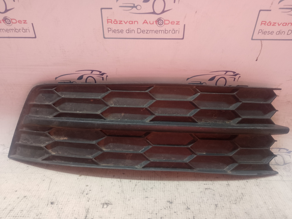 Grila proiector stanga Skoda RAPID 2013, BREAK