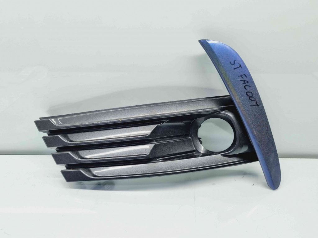 Grila proiector stanga Toyota Corolla IX Sedan (ZRE1) [Fabr 2013-2019] 81482-02620 81482-02650