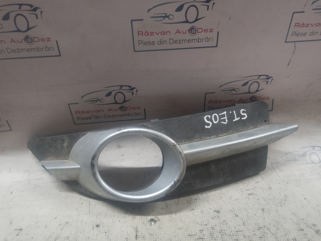 Grila proiector stanga Volkswagen Eos 2008