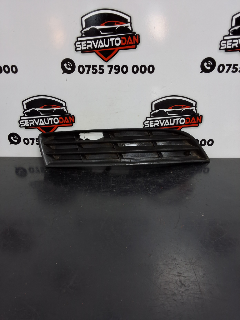 Grila proiector stanga Volkswagen Passat B6 3C (2005-2010) 2.0 Motorina 2006, 3C0853666
