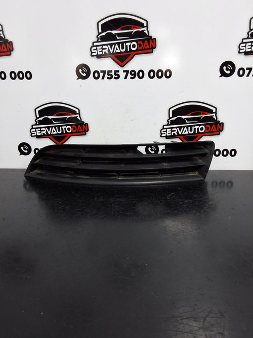 Grila proiector stanga Volkswagen Passat B6 3C (2005-2010) 2.0 Motorina 2007, 3C0853665