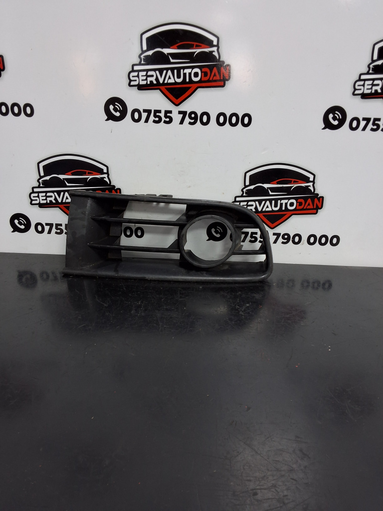 Grila proiector stanga Volkswagen Polo 4 (2001-2005) 1.4 Motorina 2004, 6Q0853666C