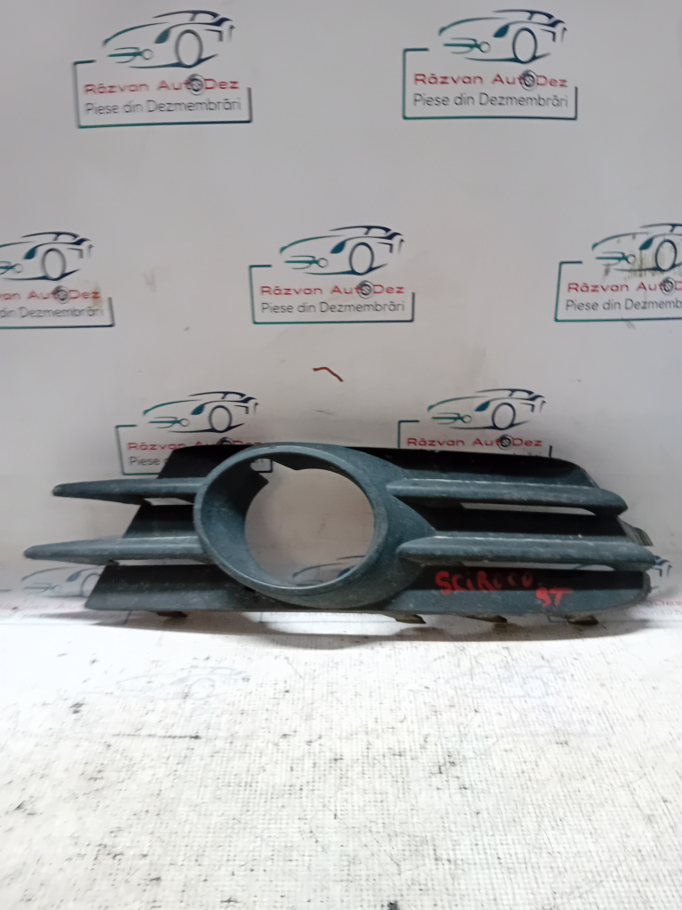 Grila proiector stanga Volkswagen Scirocco 2012