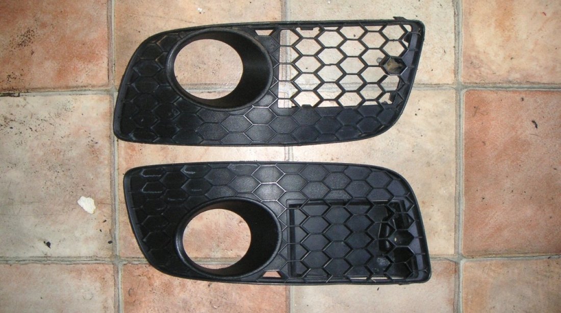 Grila Proiector stanga VW Golf 5 GTI (2003-2009), Jetta (2005-2010)