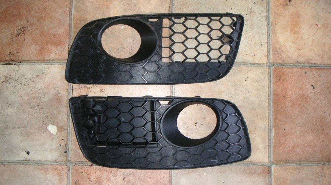 Grila Proiector stanga VW Golf 5 GTI (2003-2009), Jetta (2005-2010)