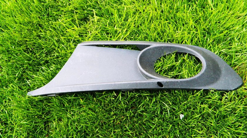 Grila proiector stanga VW Jetta model 2010-2014 cod 5C6853665