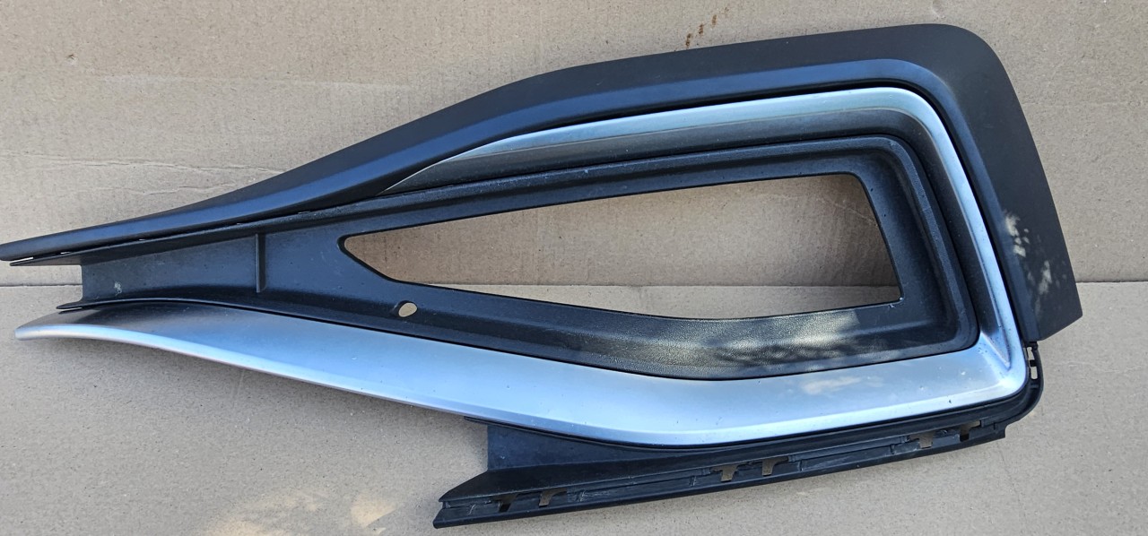 Grila proiector stanga Vw Passat B8 Alltrack 2016 2017 2018 2019