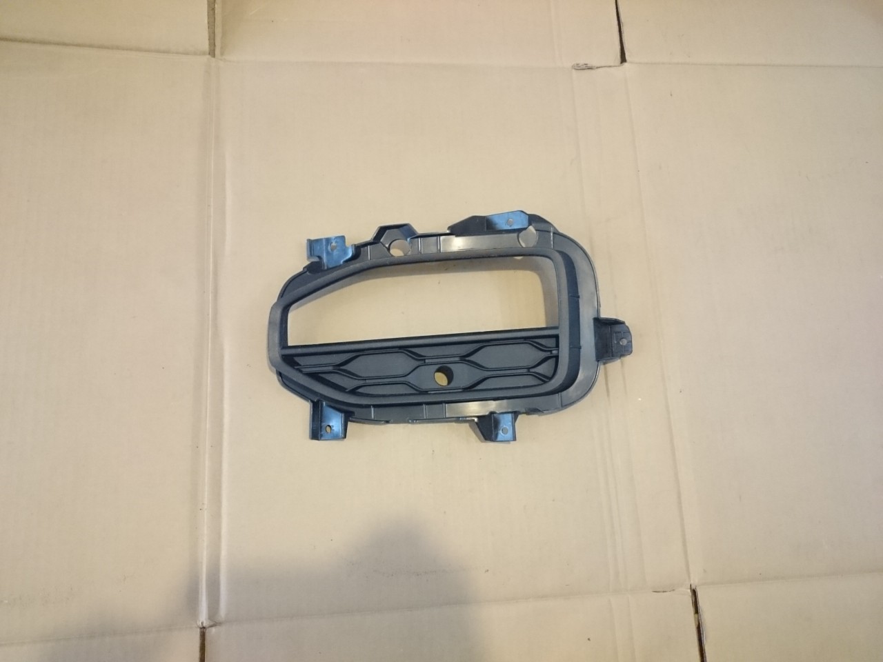 Grila proiector stanga VW T-Roc (2018-2021) cod 2GA853211H