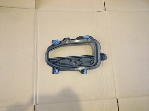 Grila proiector stanga VW T-Roc (2018-2021) cod 2GA853211H