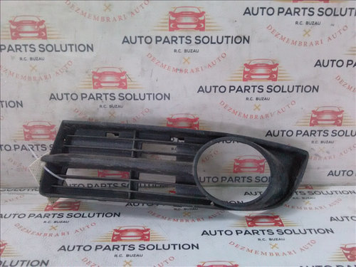 Grila proiector stanga VW TOURAN 1.6 FSI an fabr. 2006