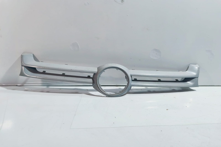 Grila radiator 1K0853653 Volkswagen VW Golf 5 [2003 - 2009]