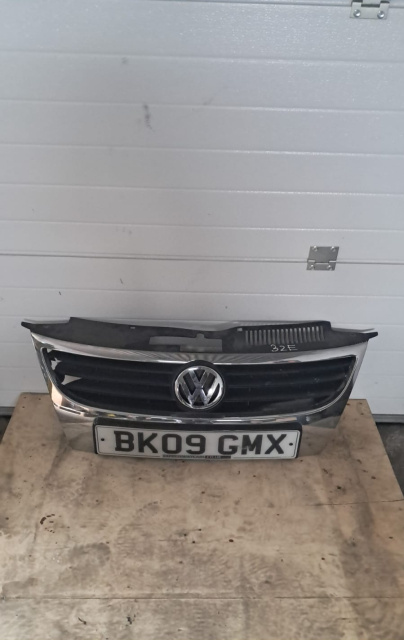 Grila radiator 1Q0853761A / 1Q0853761D Volkswagen VW Eos [2006 - 2010] Cabriolet 1.4 TSI Euro 5 MT (122 hp)