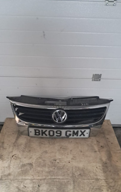 Grila radiator 1Q0853761A / 1Q0853761D Volkswagen VW Eos [2006 - 2010] Cabriolet 1.4 TSI Euro 5 MT (...