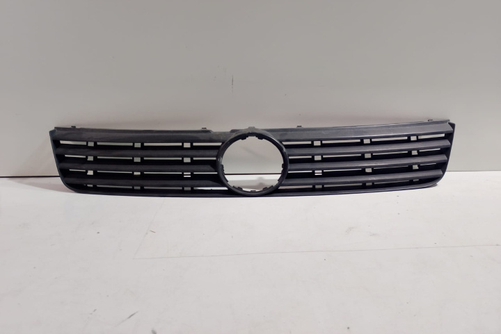 Grila radiator 3B0853653C Volkswagen VW Passat B5 [1996 - 2000]