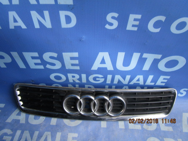 Grila radiator Audi A4 ; 8D0853651R