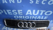 Grila radiator Audi A4 ; 8D0853651R