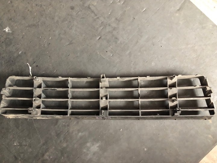 Grila radiator audi a6 c5 4b0807683f