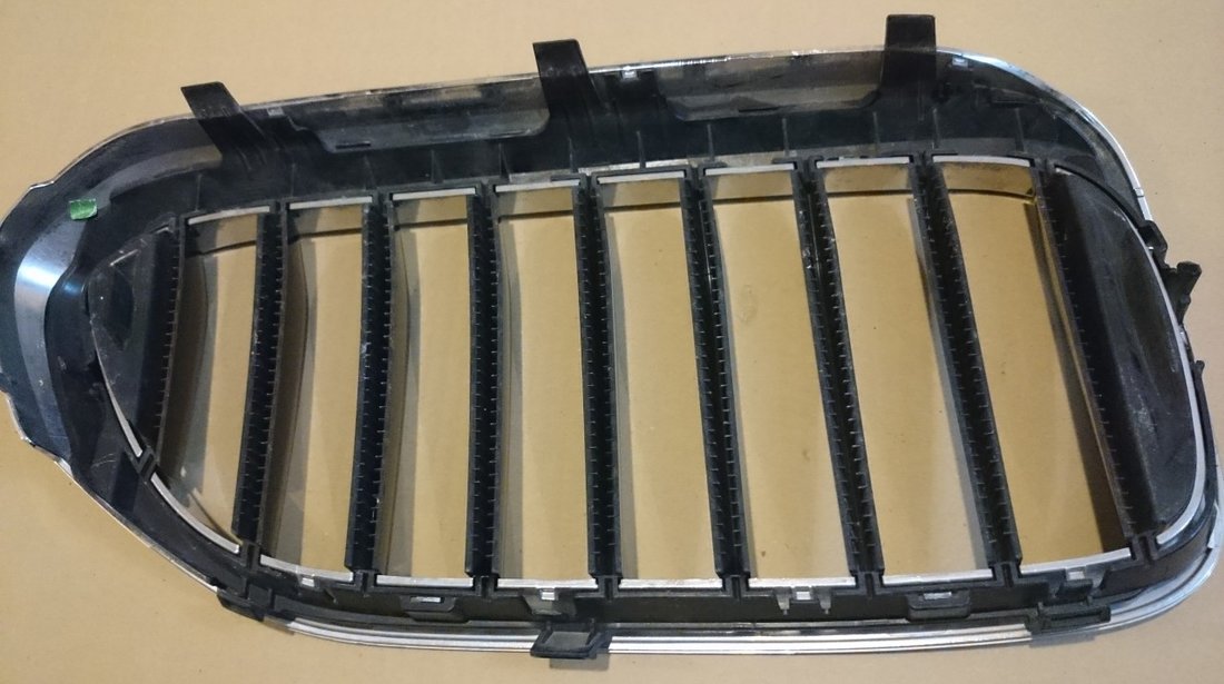 Grila radiator BMW G30, G31, Seria 5 (2017-2019) pret bucata