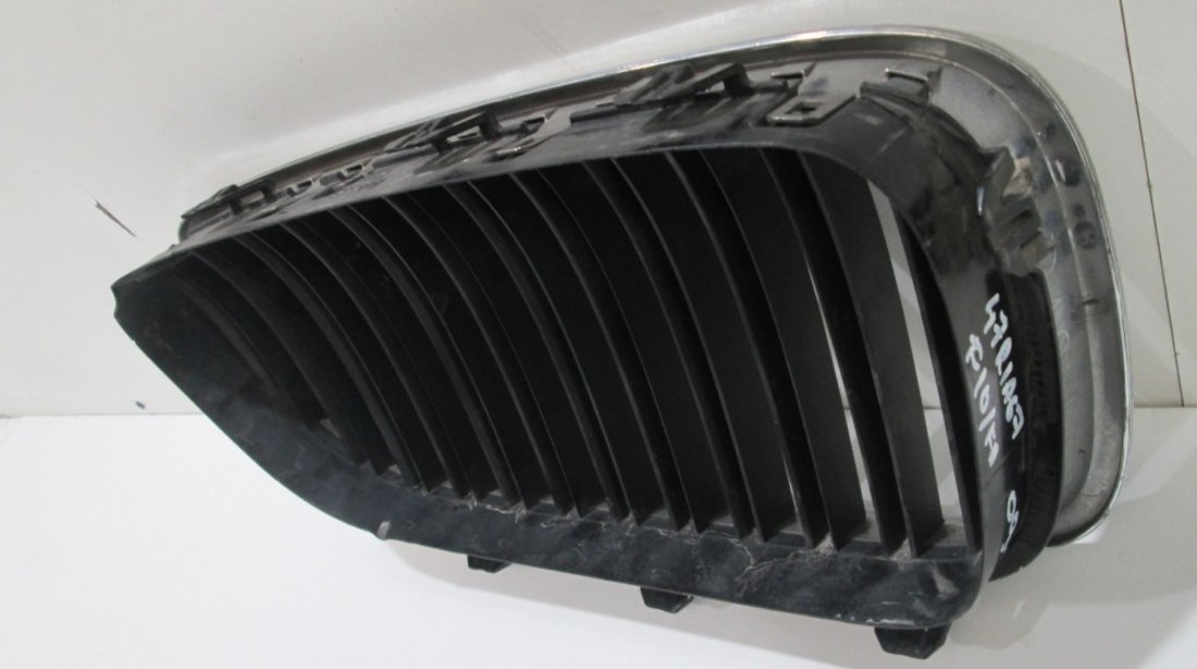 Grila radiator BMW Seria 5 F10 / F11 an 2009 2010 2011 2012 2013 cod 51137200727