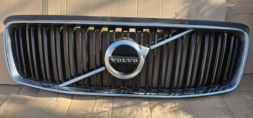 Grila radiator cu defect Volvo XC90 2015 2016 2017 2018 2019